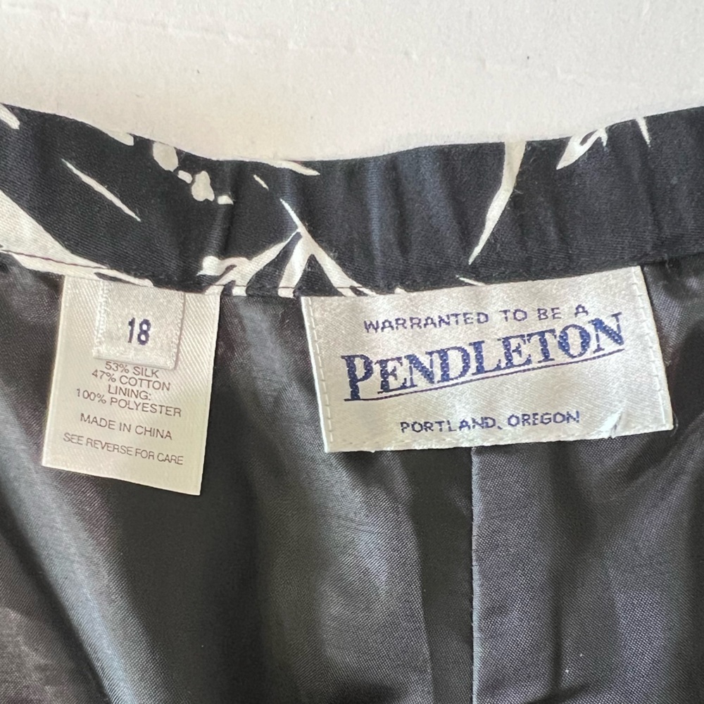 Pendleton Straight Leg Black White Floral Silk Blend Side Zipper Pant Size  18 - Picture 3 of 9